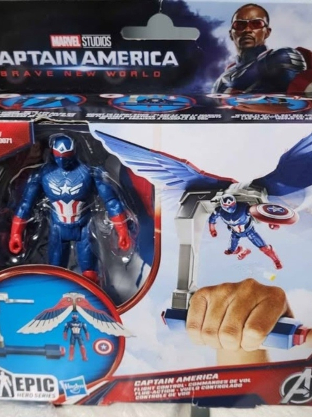 Marvel Captain America Action Figure with Blue, Red and White Armor